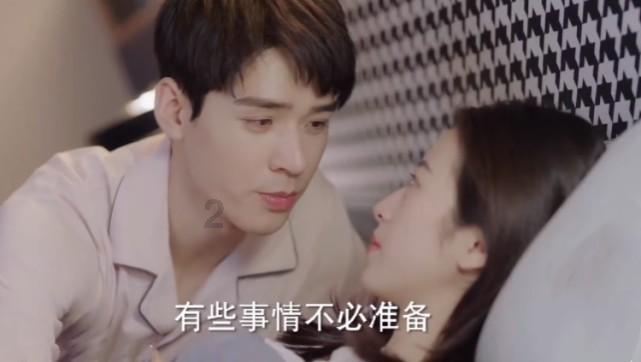 跟队:巴尔韦德臀部不适缺席训练,预计明天就能正常训练